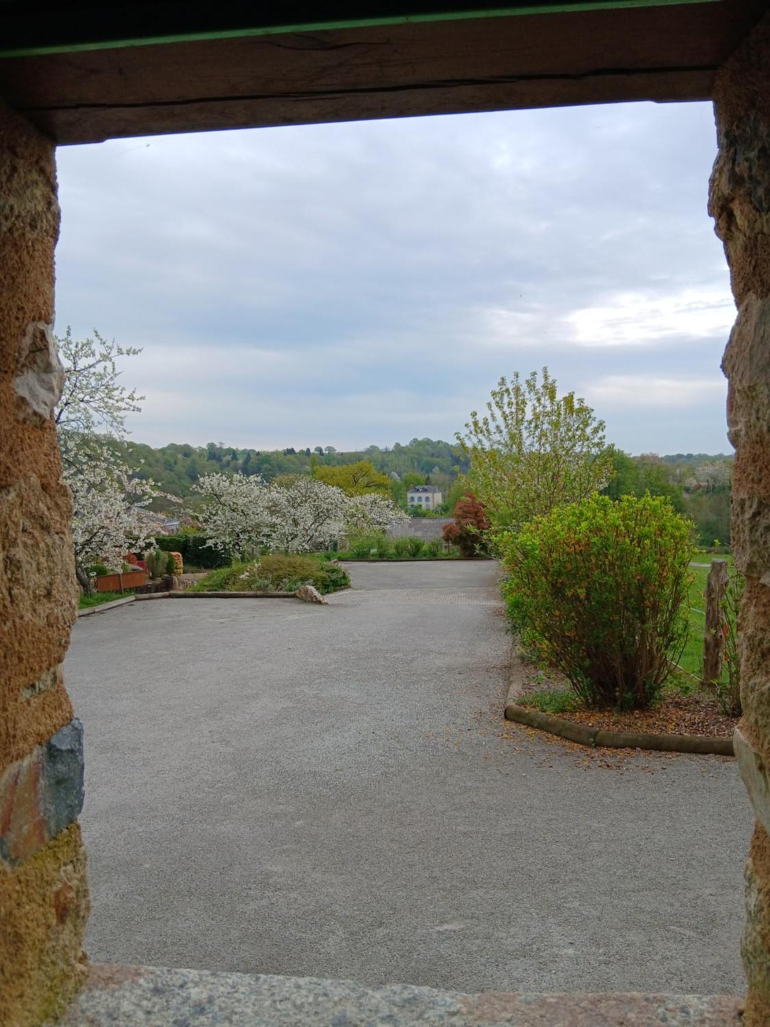 Hotel La Jameliniere Chailland Esterno foto